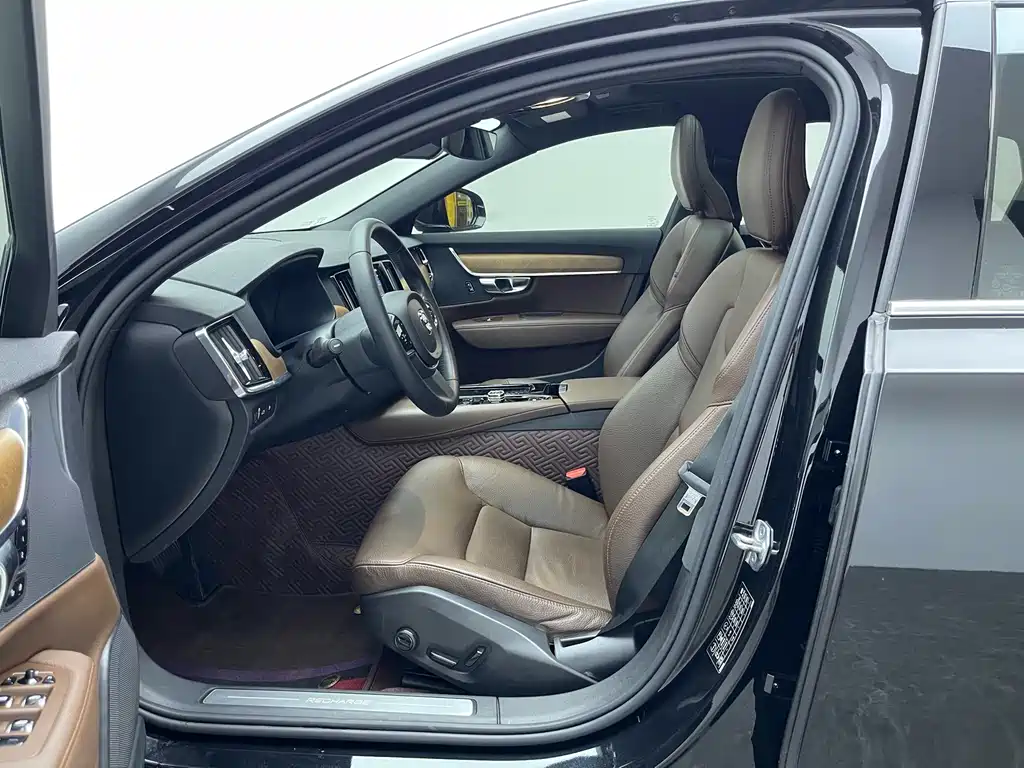 Volvo S90 PHEV — миниатюра 12