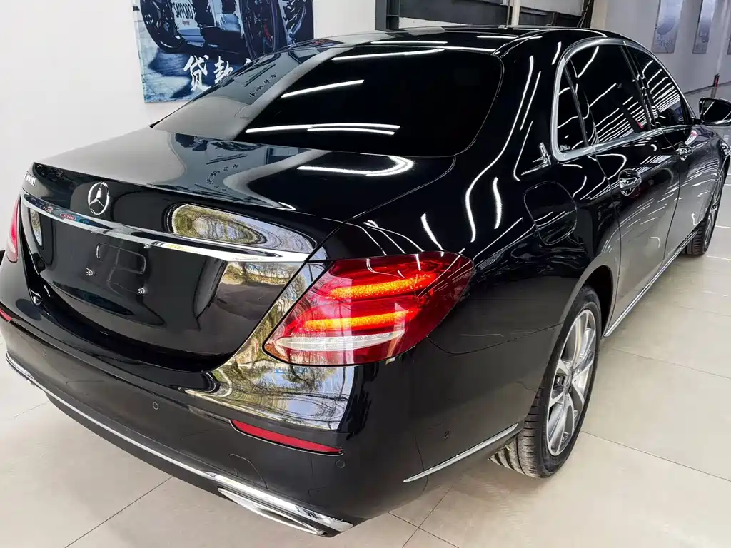 MERCEDES-BENZ E CLASS