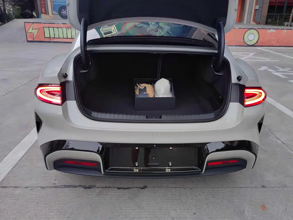 XIAOMI CAR XIAOMI SU7