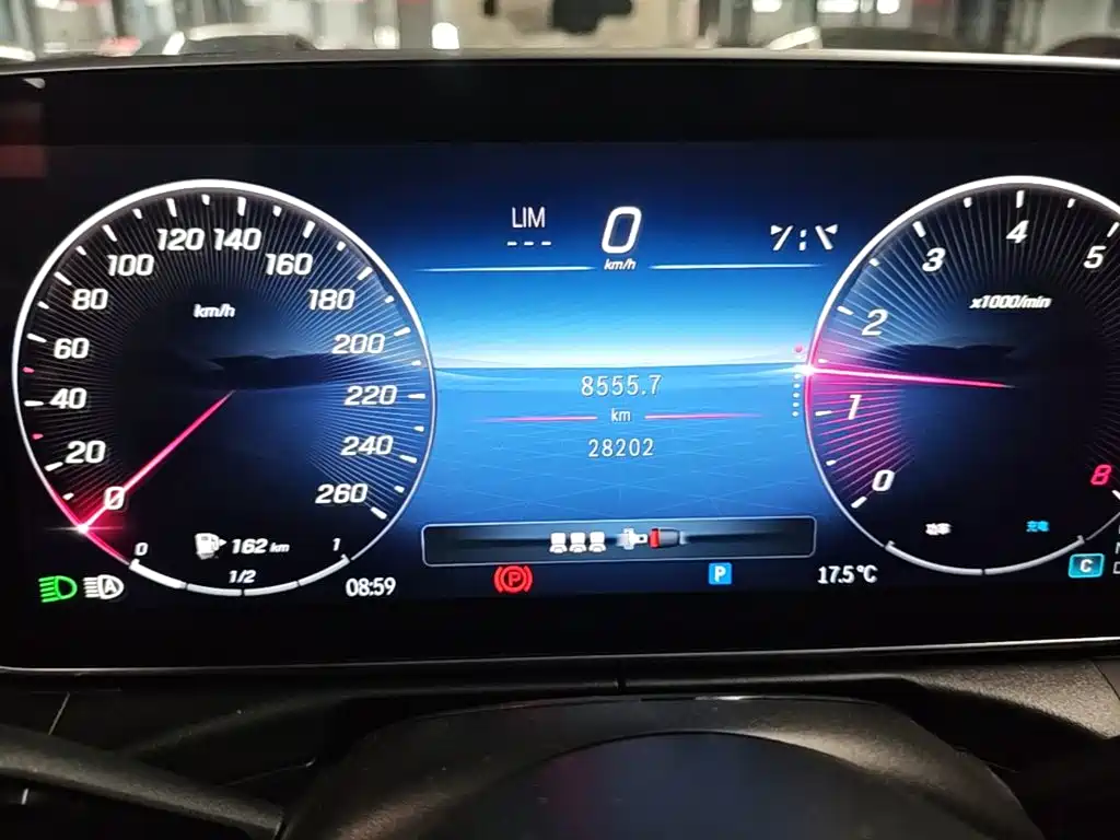 Mercedes-Benz C-Class 2023 — фото 11
