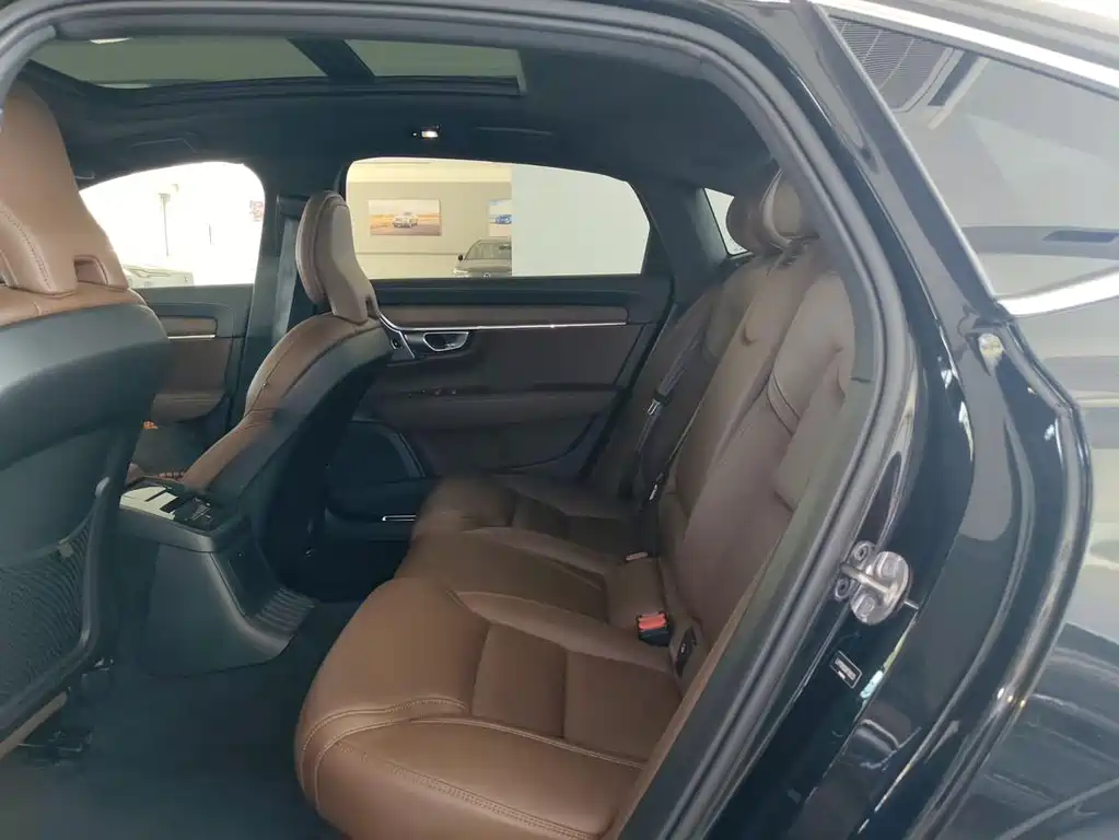 Volvo S90 PHEV — миниатюра 6