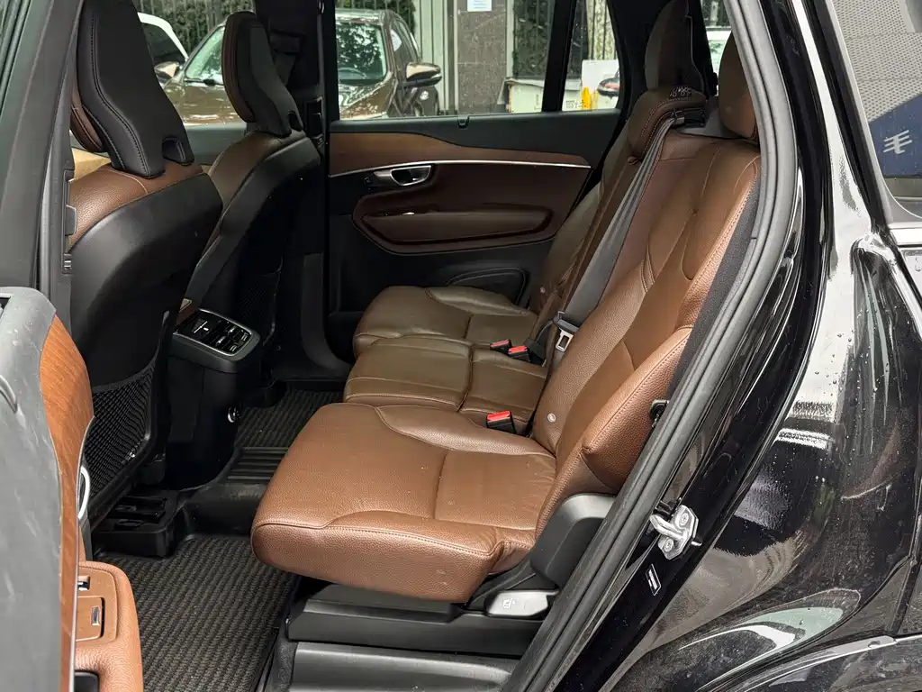 Volvo XC90 — миниатюра 6