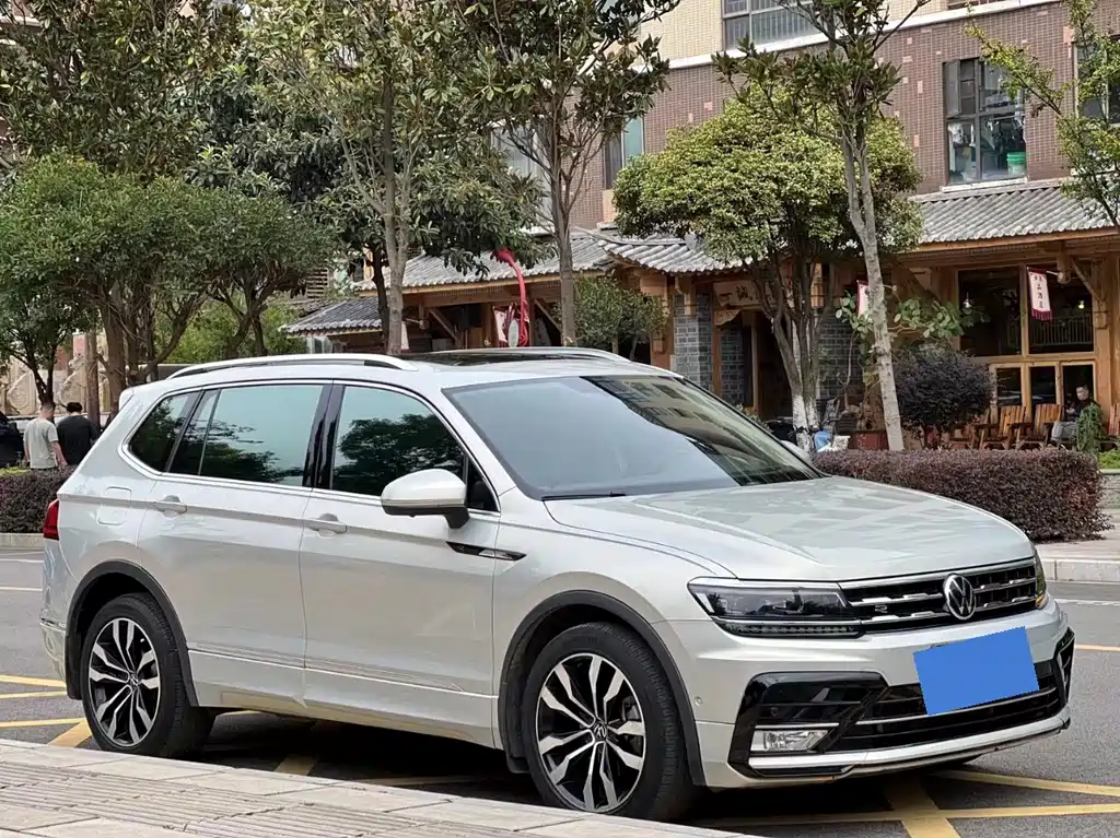 Volkswagen Tiguan L L 2021 330TSI AT R-Line Flagship