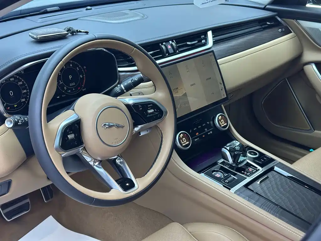 Jaguar XFL — миниатюра 11