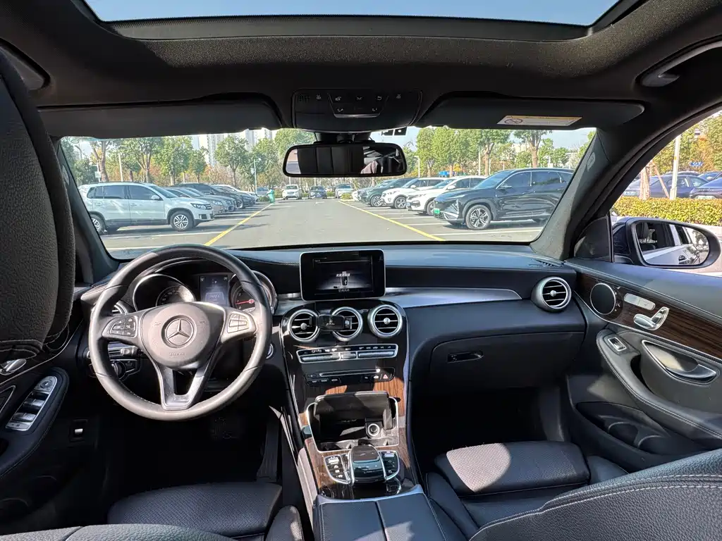 Mercedes-Benz GLC 2017 GLC 260 4MATIC