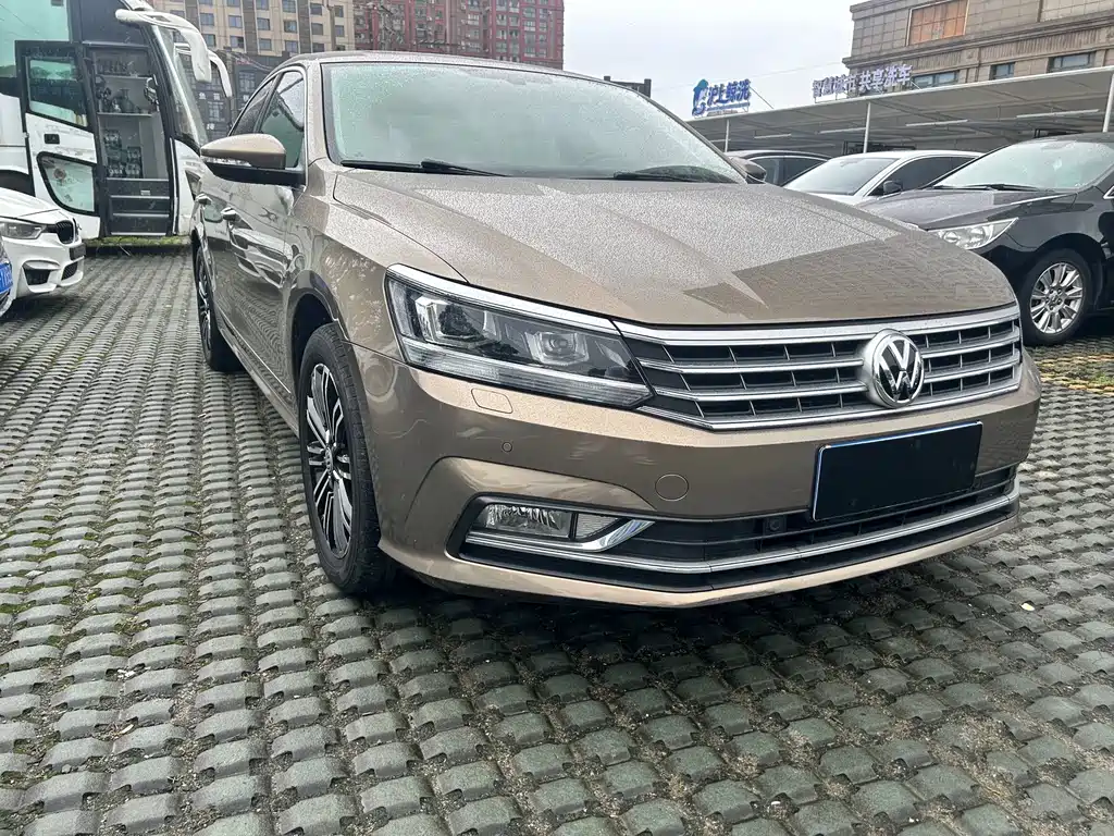 Volkswagen Passat 2017 330TSI DSG