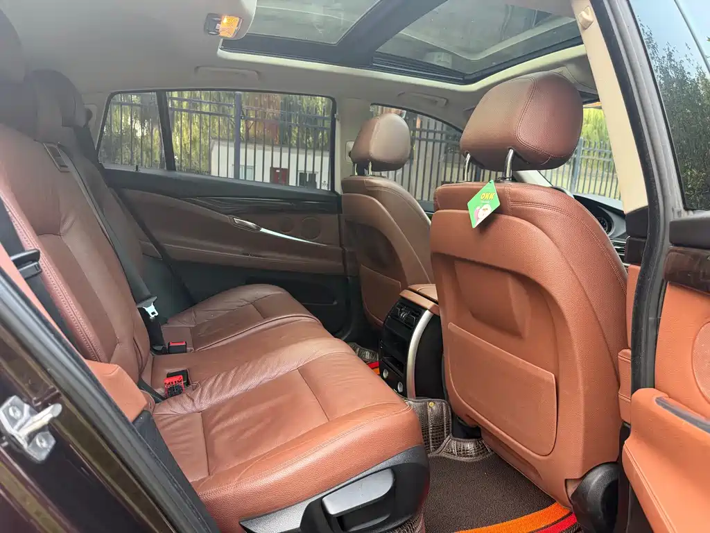 BMW 5 Series GT — миниатюра 6