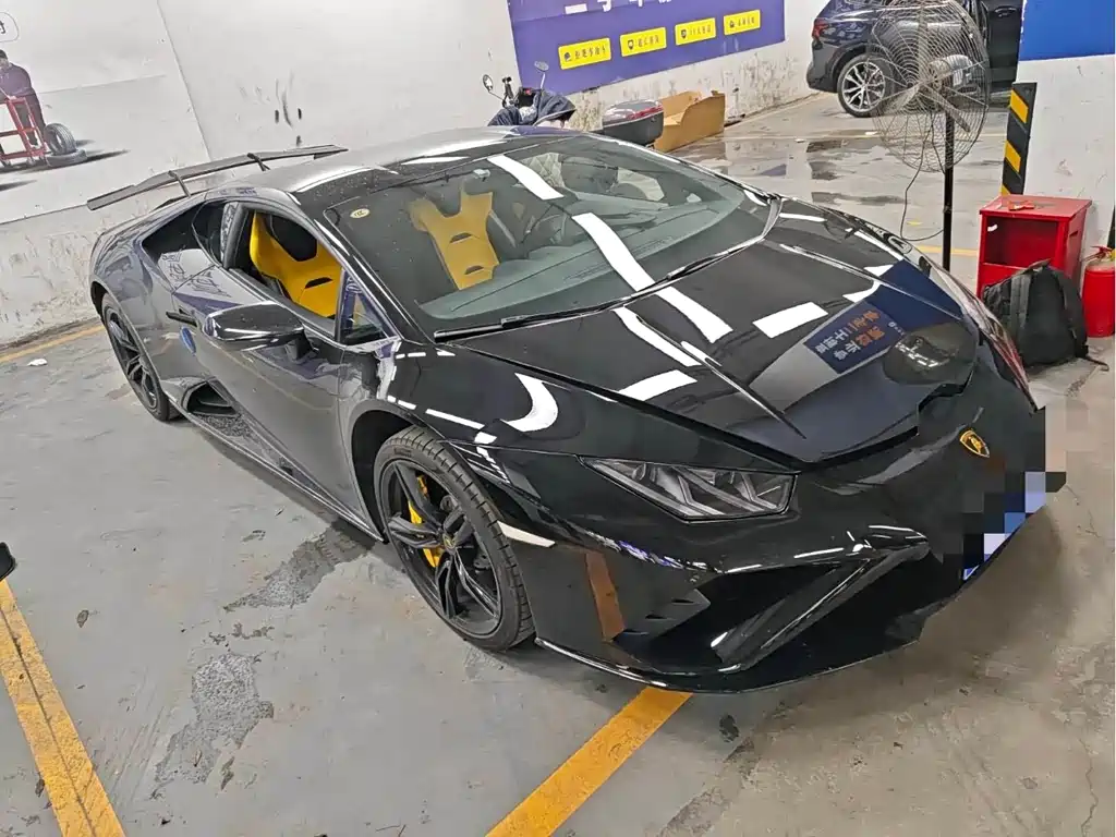 LAMBORGHINI HURACÁN