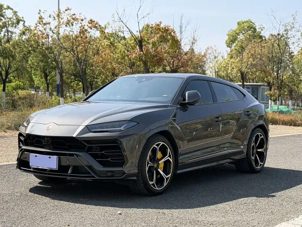 Lamborghini Urus 2021