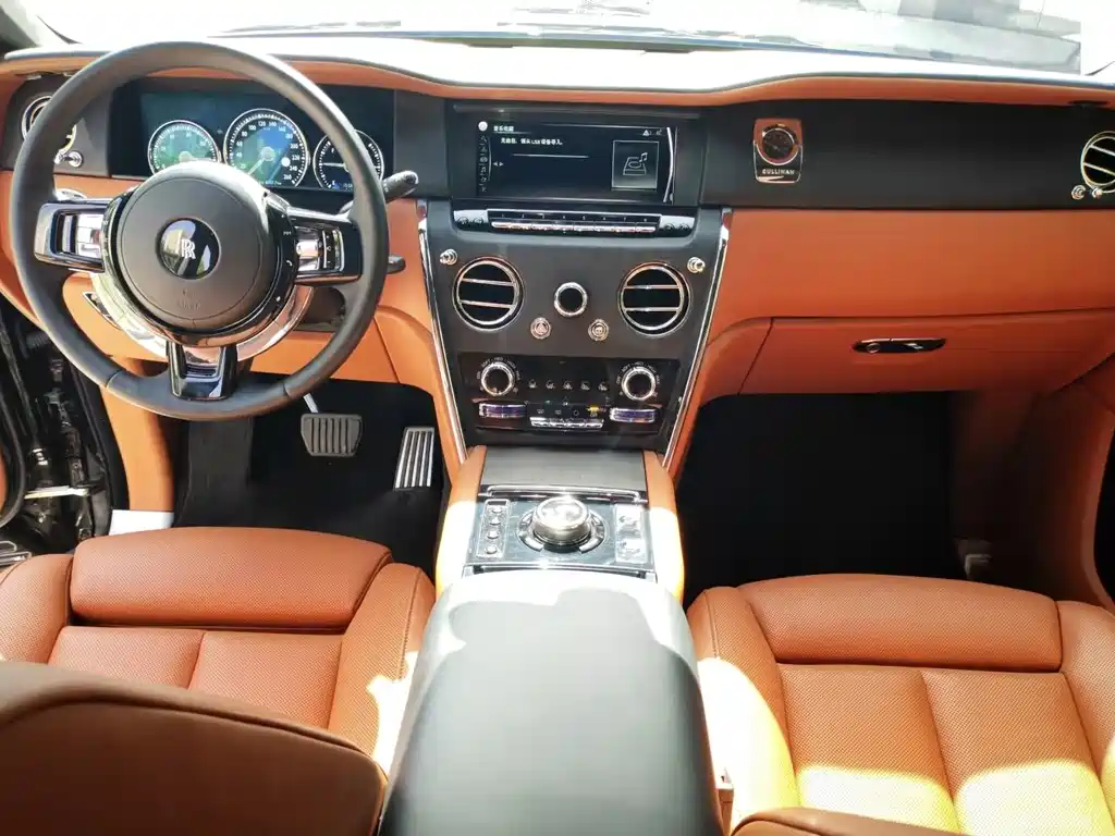 Rolls-Royce Cullinan 2018 мест