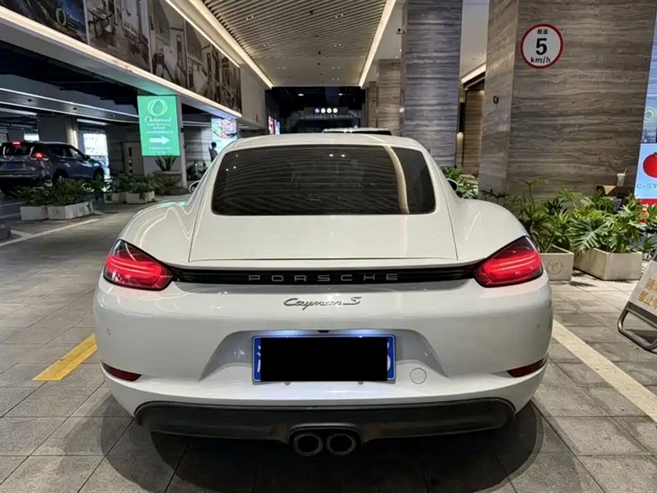 Porsche 718 2018 Cayman 2.0T
