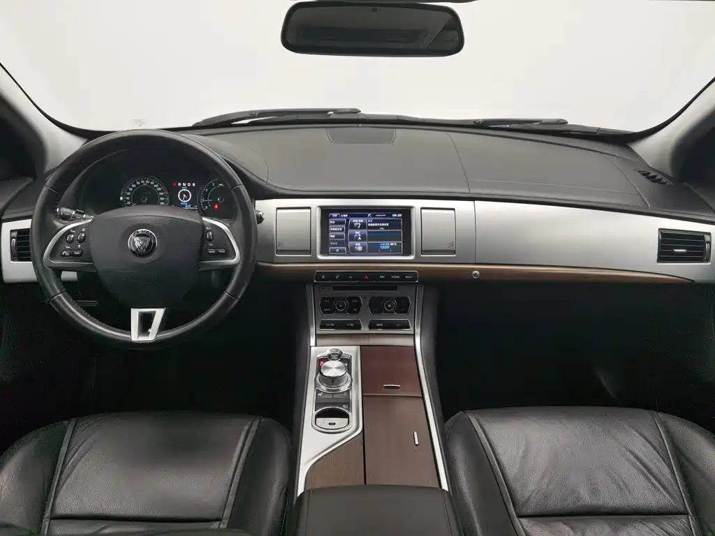 Jaguar XF — миниатюра 5