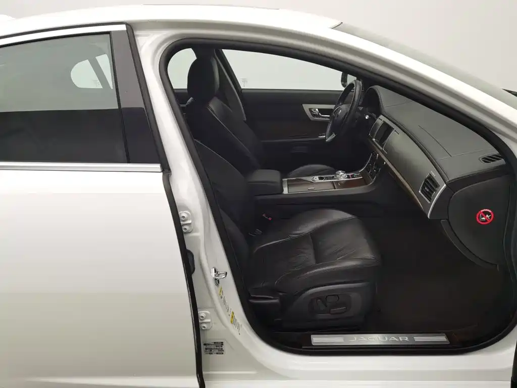 Jaguar XF — миниатюра 23