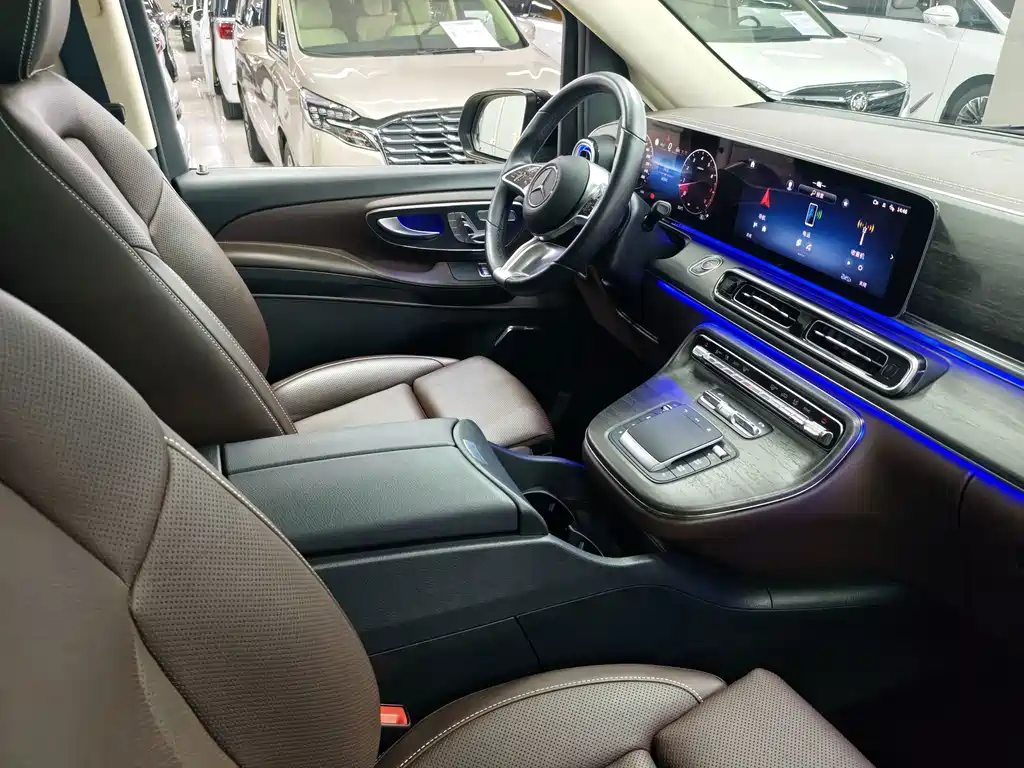 Mercedes-Benz V-Class — миниатюра 10