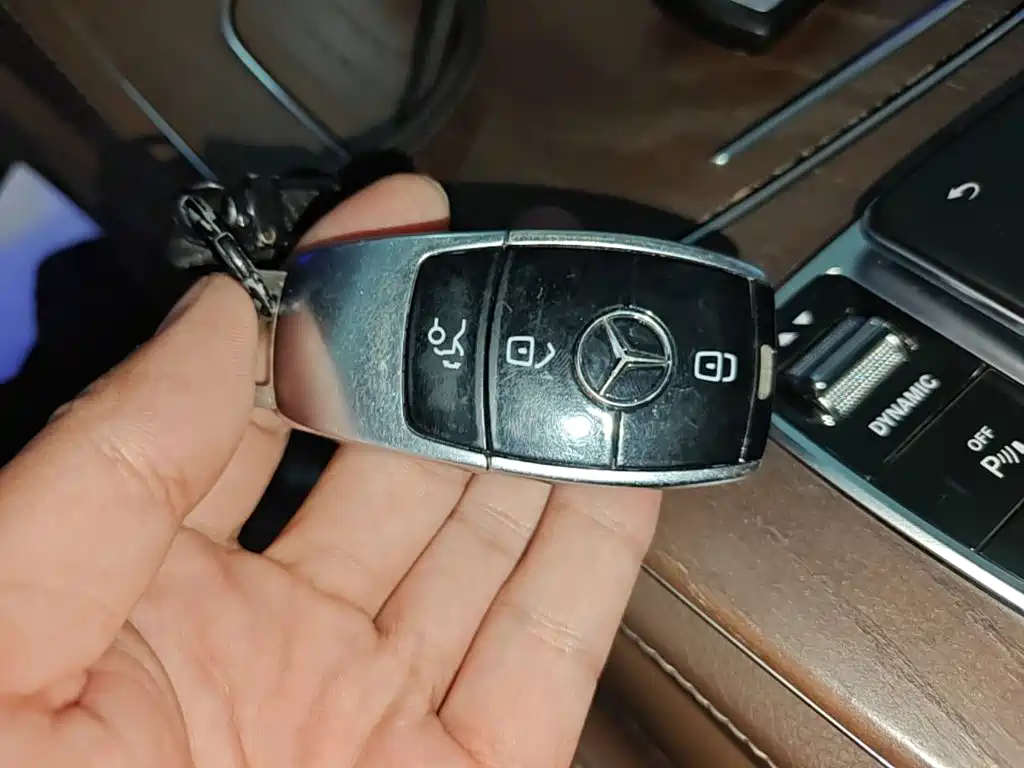 Mercedes-Benz E-Class — миниатюра 9