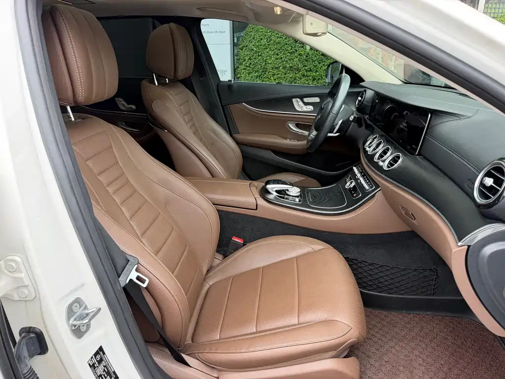 Mercedes-Benz E-Class — миниатюра 17
