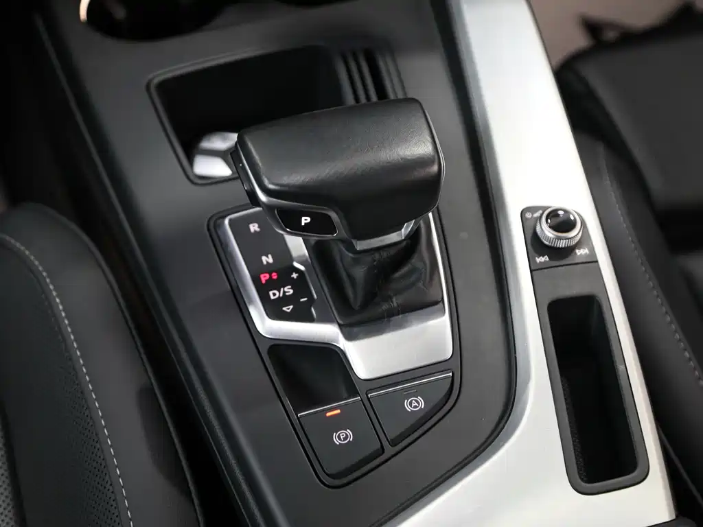 Audi A4L — миниатюра 11