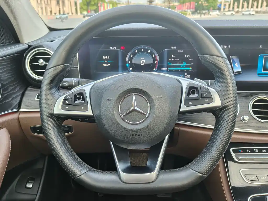 Mercedes-Benz E-Class — миниатюра 22