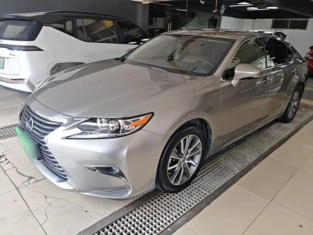Lexus ES — миниатюра 2