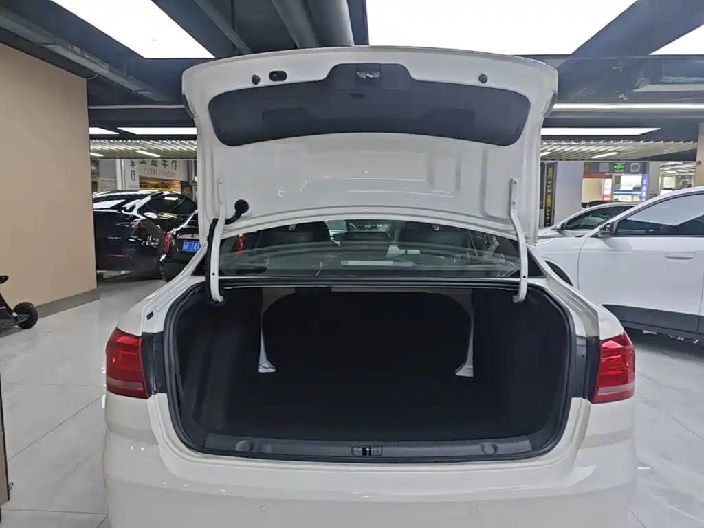 Volkswagen Lavida — миниатюра 19