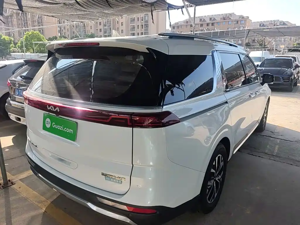 Kia Carnival — миниатюра 7