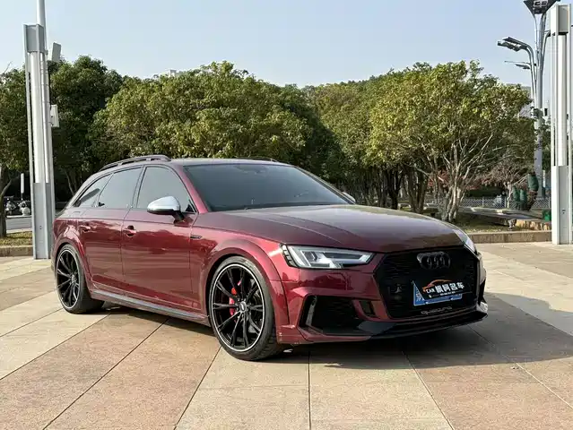 AUDI A4 2018