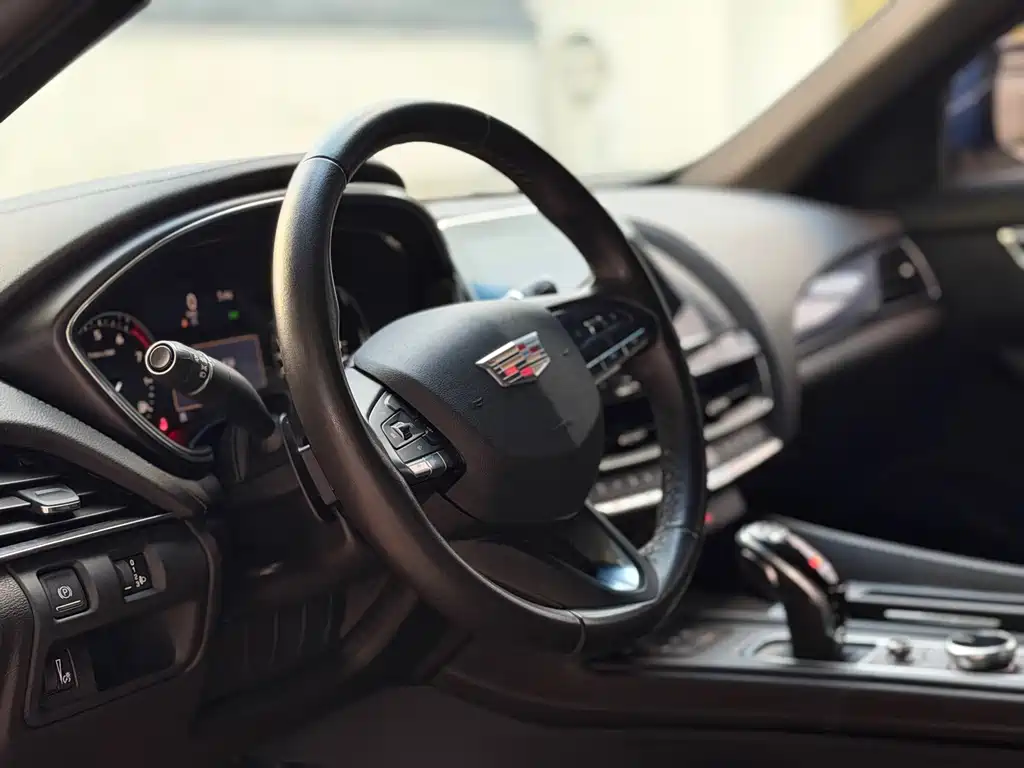 Cadillac CT5 — миниатюра 4