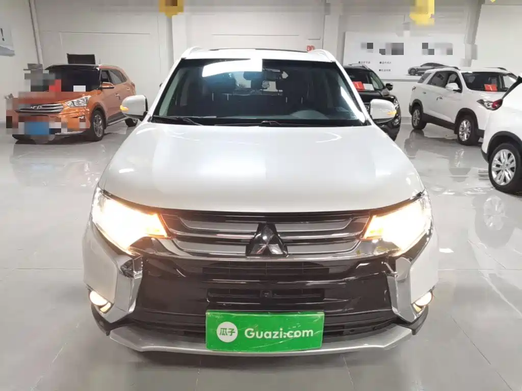 Mitsubishi Outlander — миниатюра 3