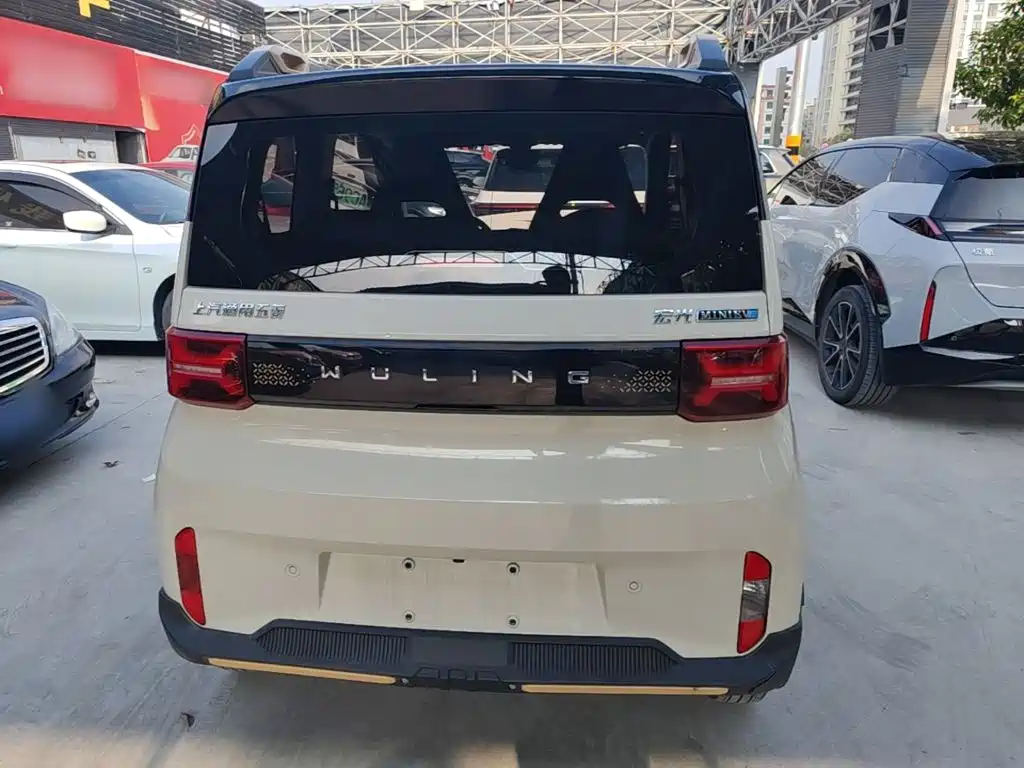 Wuling MINIEV — миниатюра 6