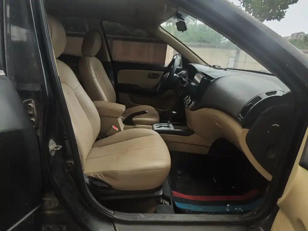 Hyundai Elantra 2011 1.6L AT Comfort
