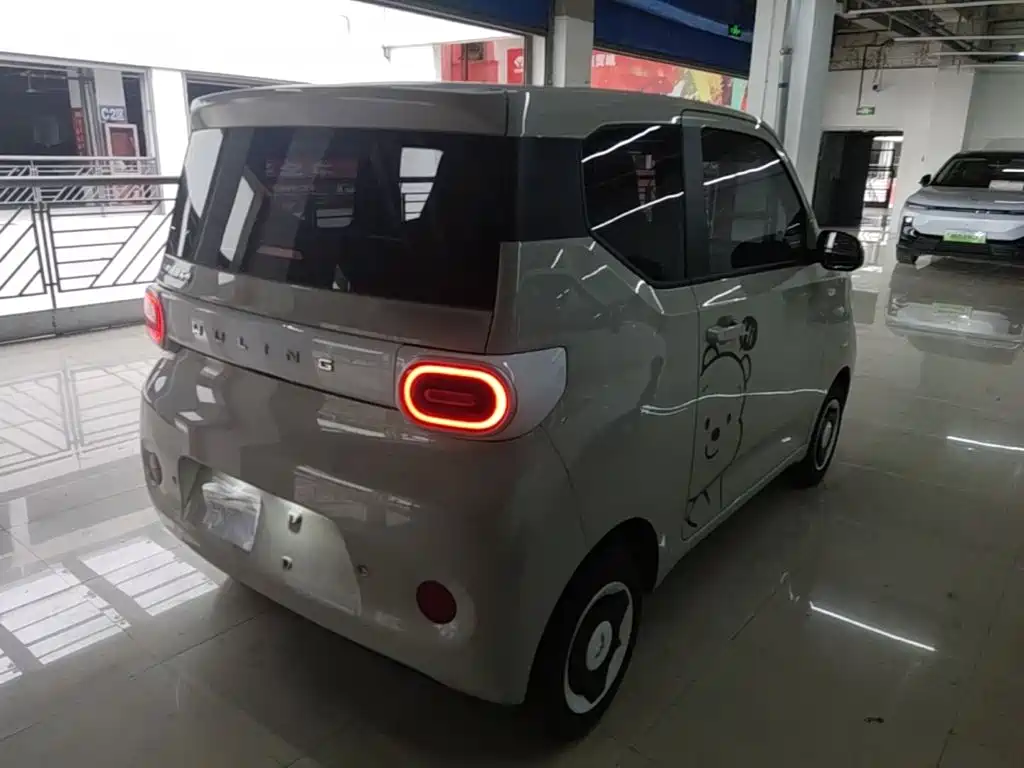 Wuling MINIEV — миниатюра 7