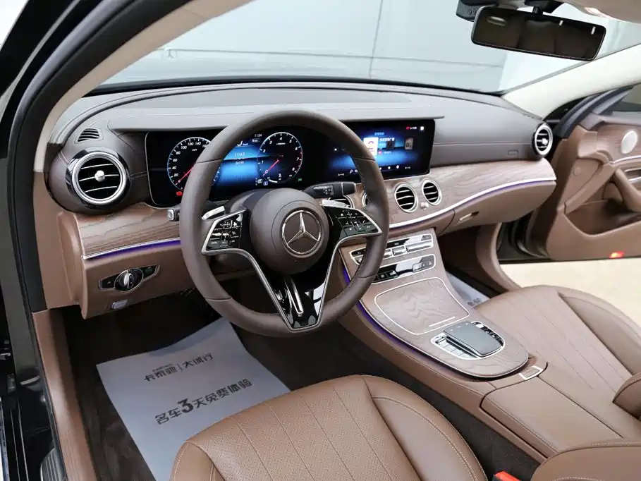 Mercedes-Benz E-Class 2023 — фото 13