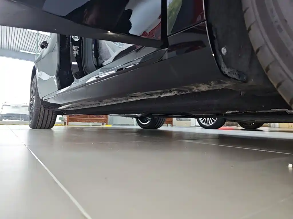 Hongqi Hongqi H5 — миниатюра 21