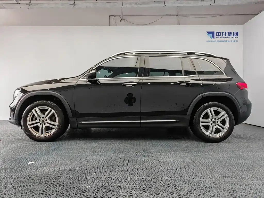 Mercedes-Benz GLB — миниатюра 7