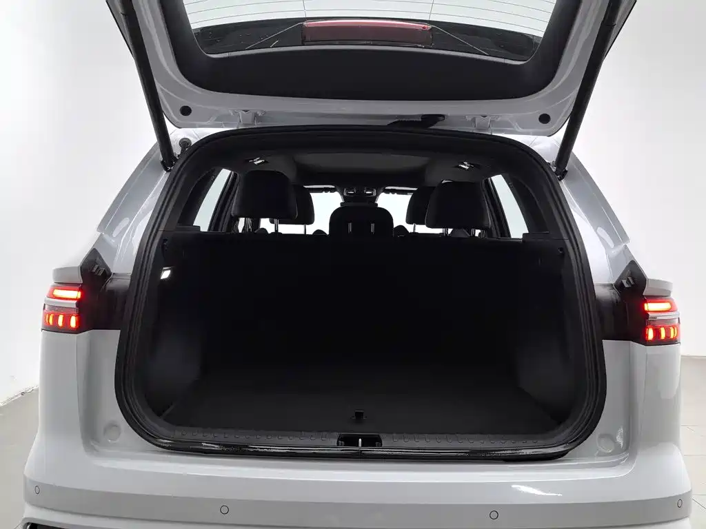 Geely Xingyue L — миниатюра 16