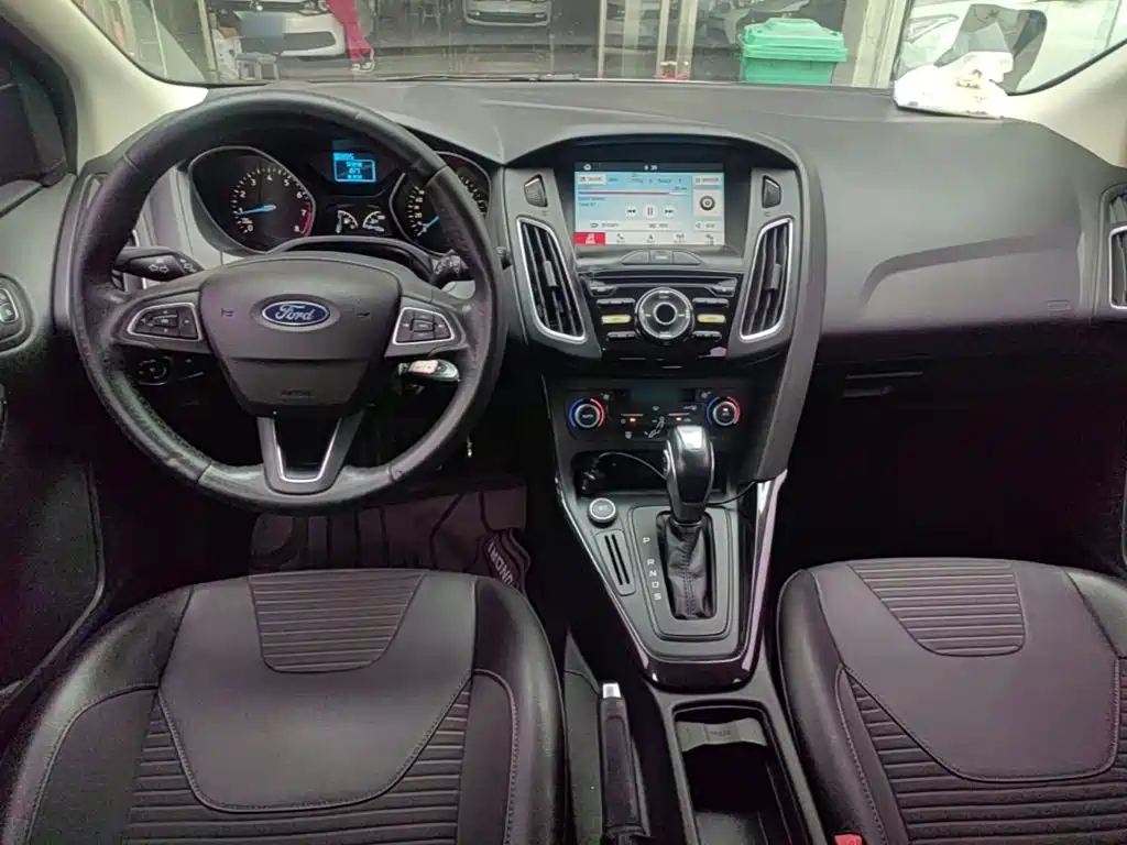 Ford Focus — миниатюра 10