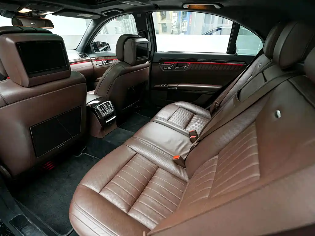 Mercedes-Benz S-Class — миниатюра 14
