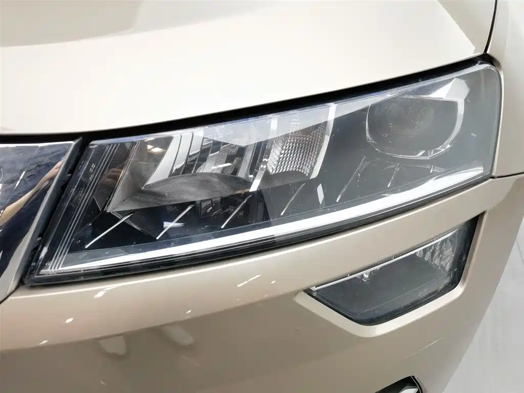 Skoda Karoq 2019 TSI280 VI