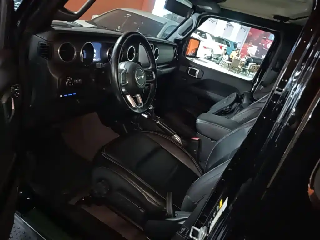 Jeep Wrangler PHEV — миниатюра 16