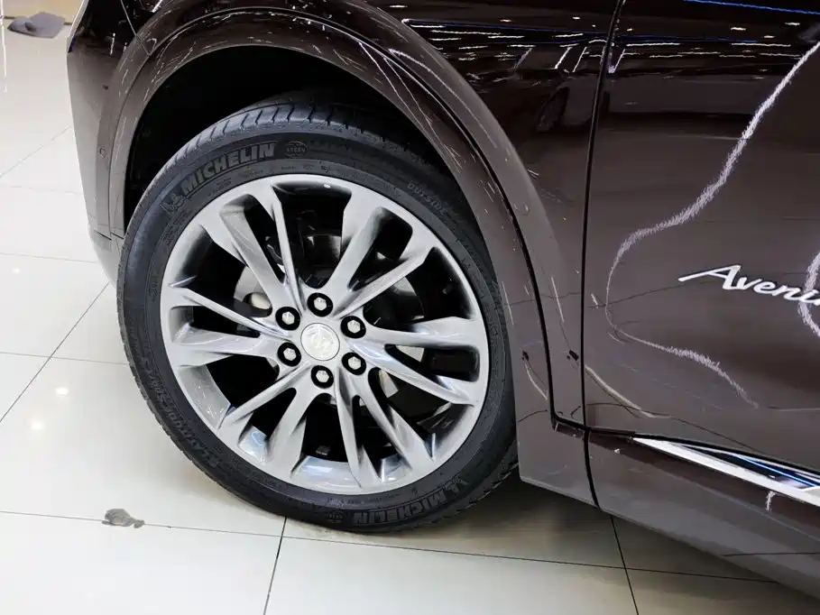 Buick Enclave — миниатюра 12