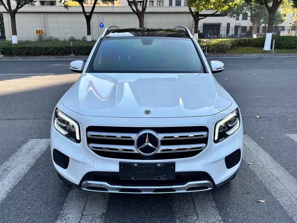 MERCEDES-BENZ GLB