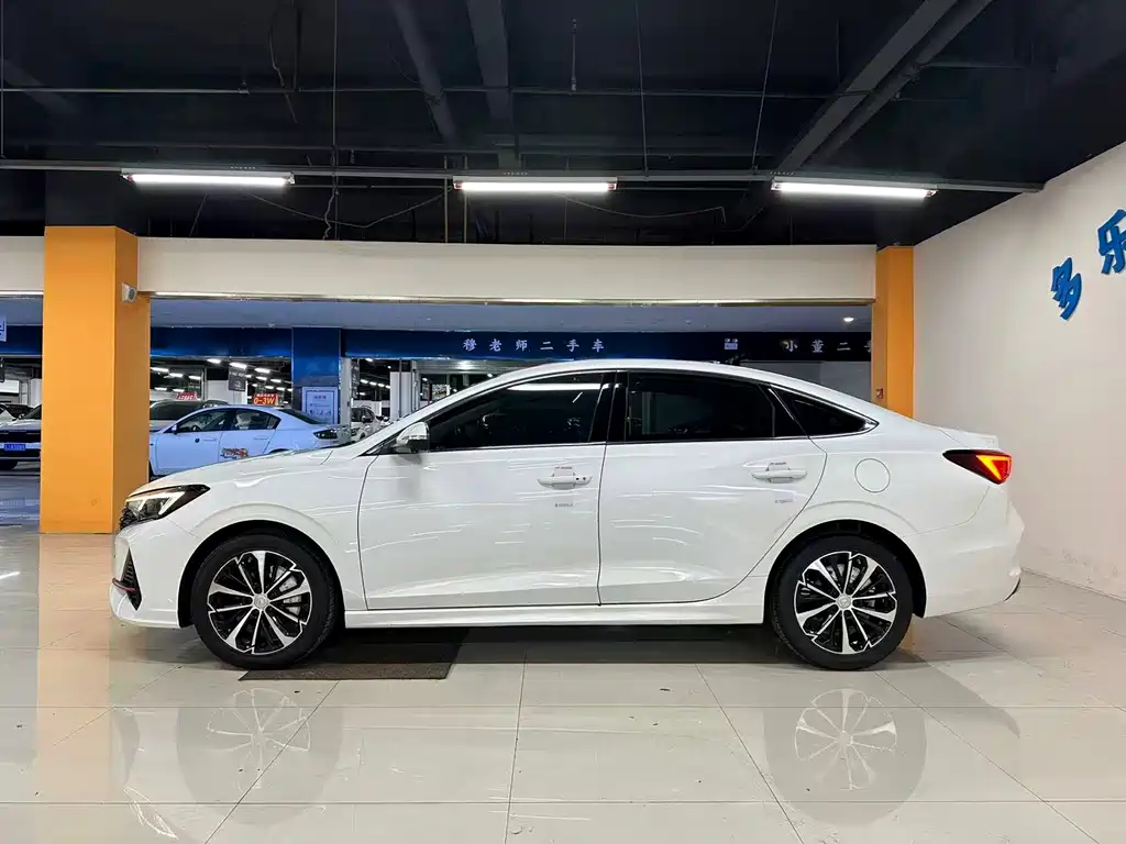 Changan Eado — миниатюра 9