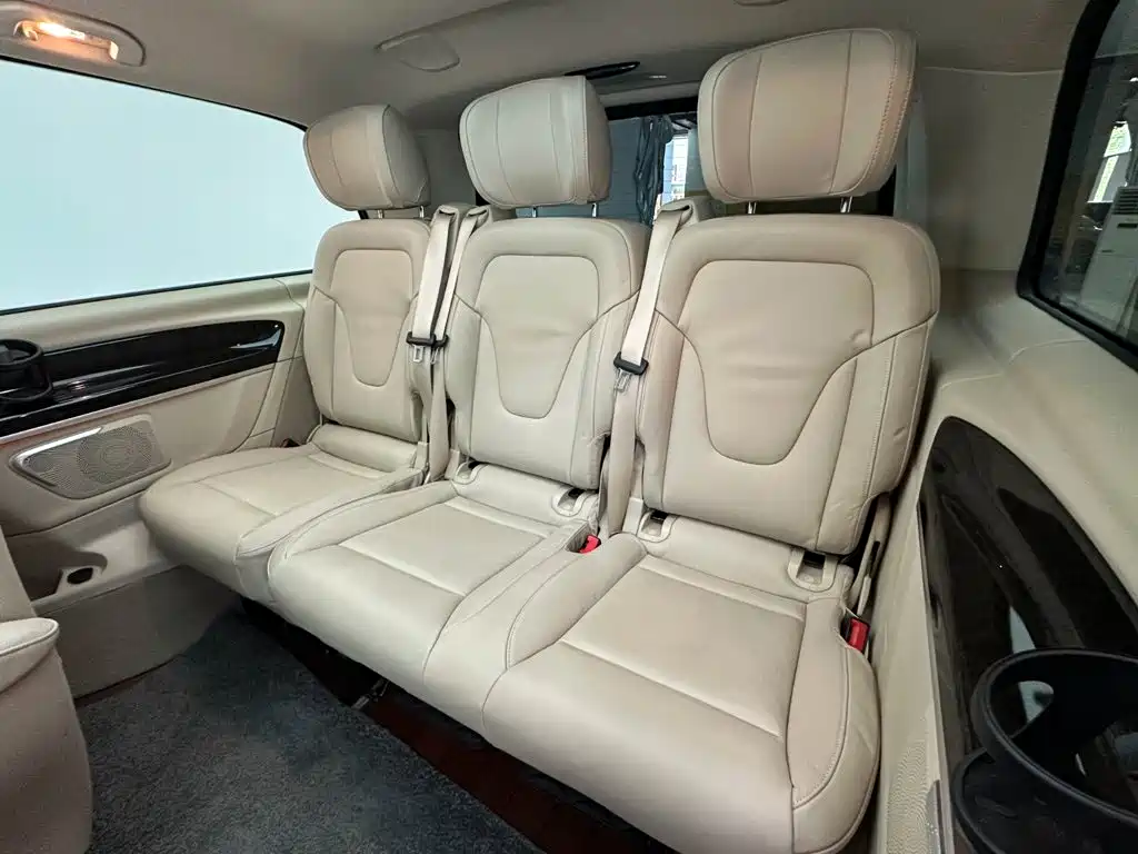 Mercedes-Benz V-Class — миниатюра 21