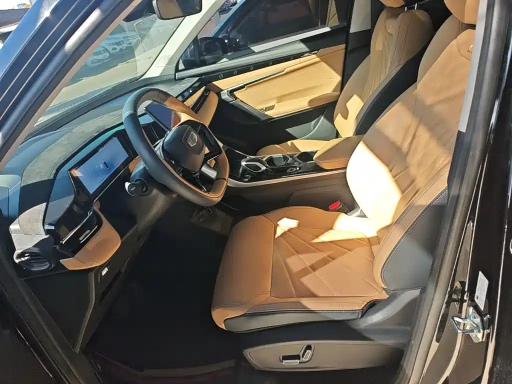 Geely Boyue L — миниатюра 15