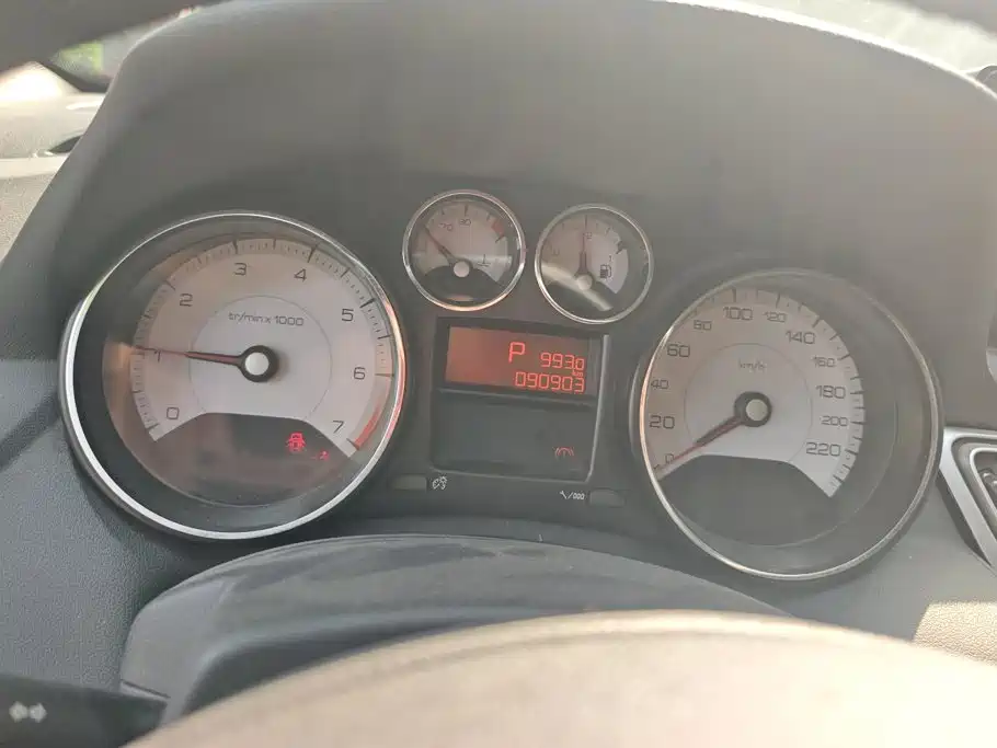Peugeot 308 — миниатюра 14