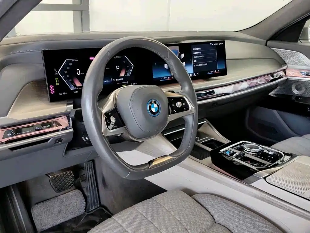 BMW i7 — миниатюра 5