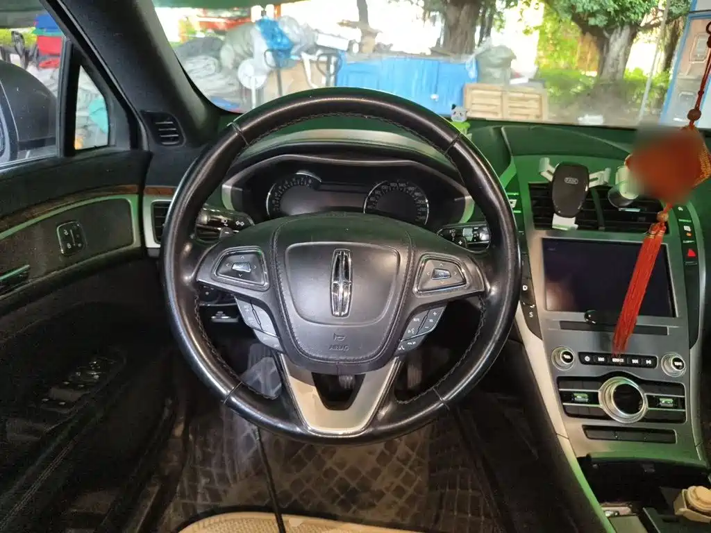 Lincoln MKZ — миниатюра 6