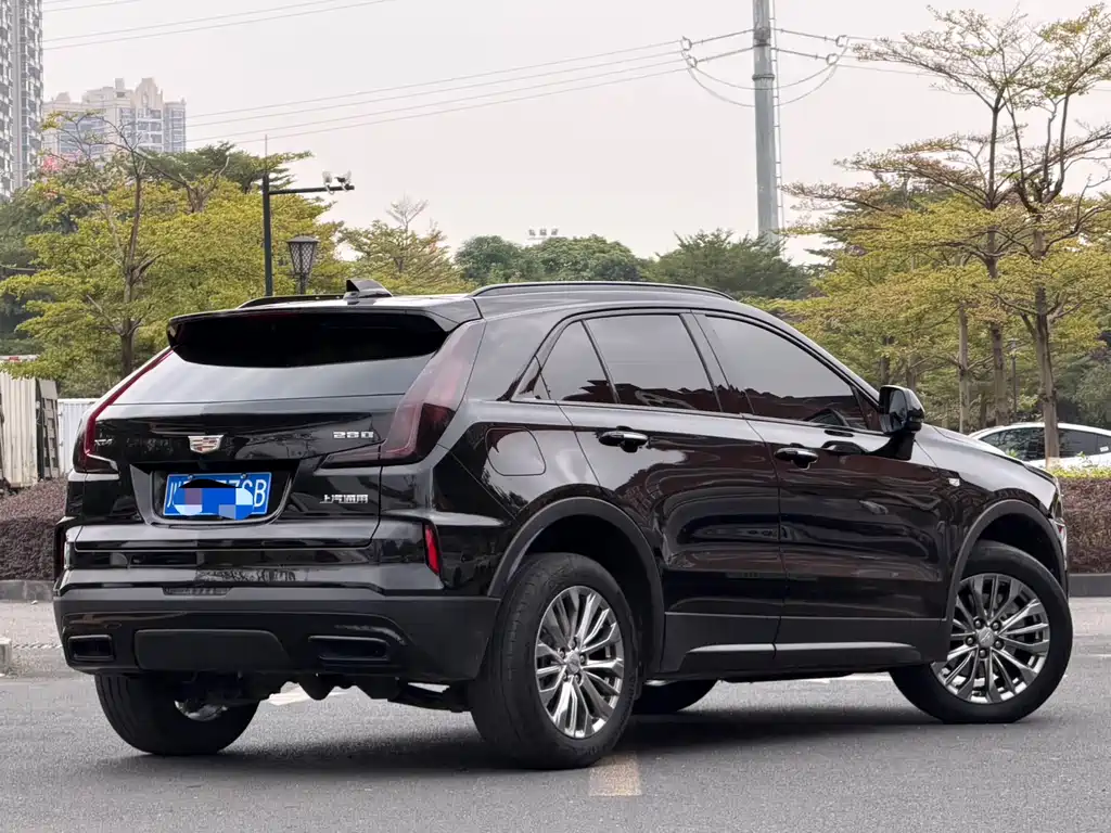 CADILLAC XT4