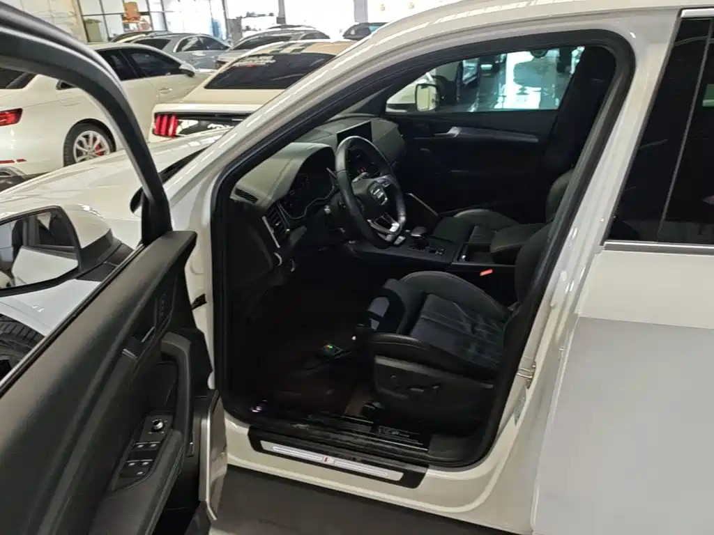 Audi Q5L Sportback — миниатюра 16