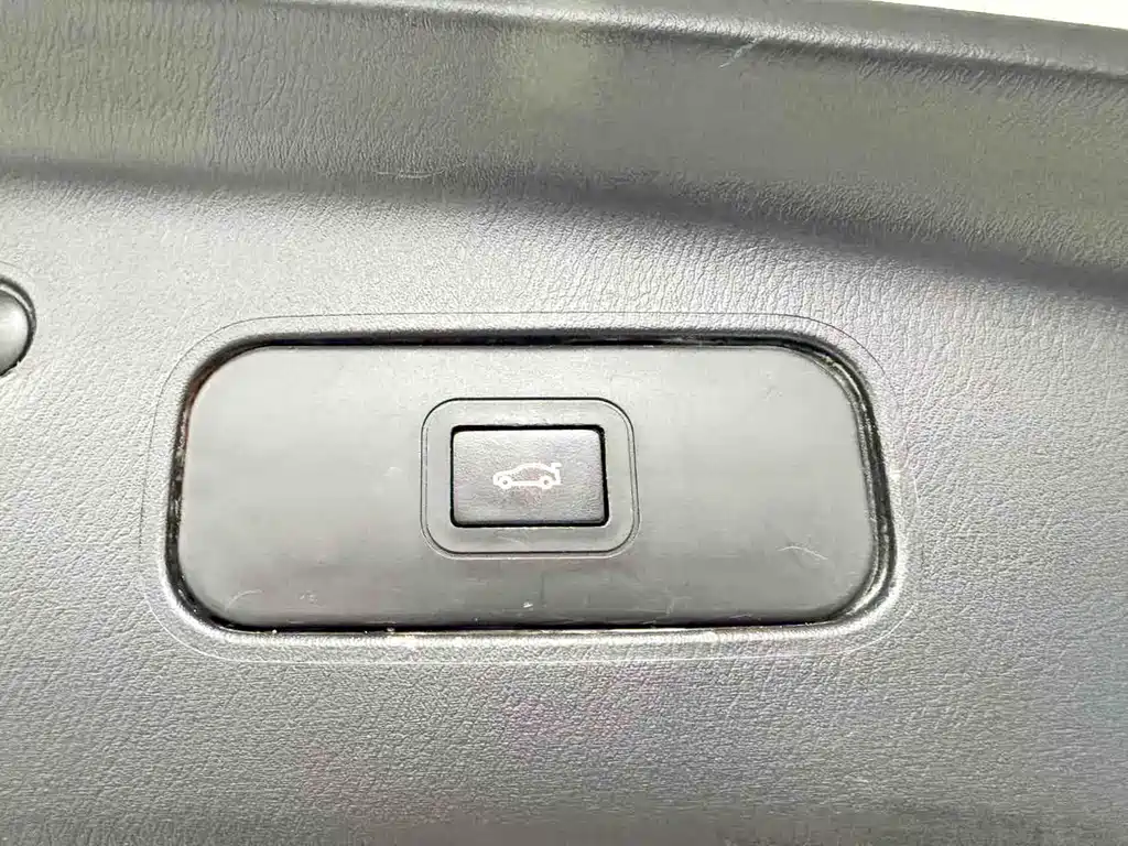 Nissan Patrol — миниатюра 25